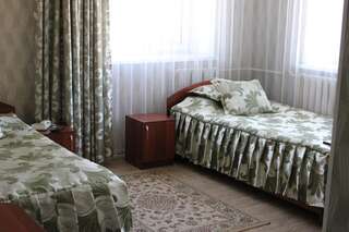 Отель Zhety Kazyna Zharkent Стандартный двухместный номер с 2 двуспальными кроватями-1